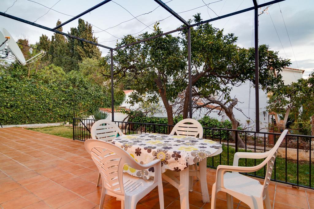 Villa Francisca Casasol เนร์คา ภายนอก รูปภาพ
